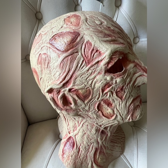 Freddy Krueger Mask-$FIRM - Picture 3 of 5